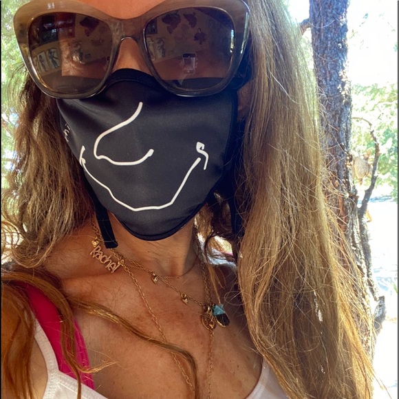 SIMPLE THINGS masks - Picture 3 of 5